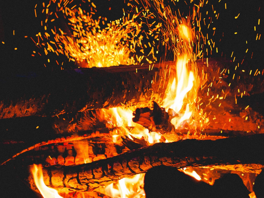 Should logs crackle in a fire?