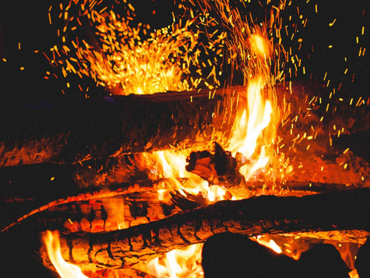 Should logs crackle in a fire?